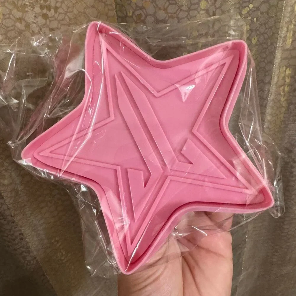 Limited Edition Jeffree Star Brand New Cookie Cutter Holiday Set Of 6 2020
